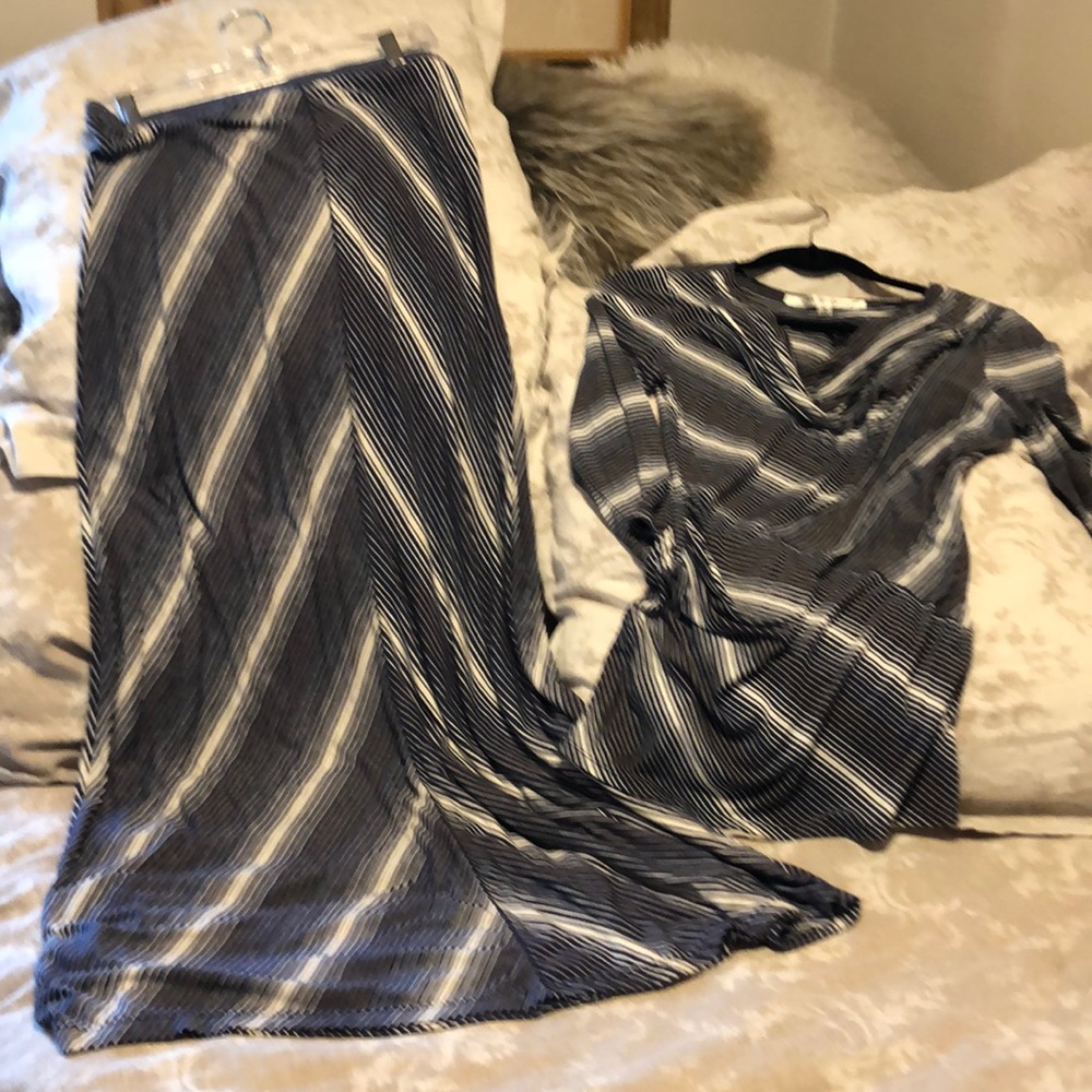 Max studio long skirt L & top M used wore twice